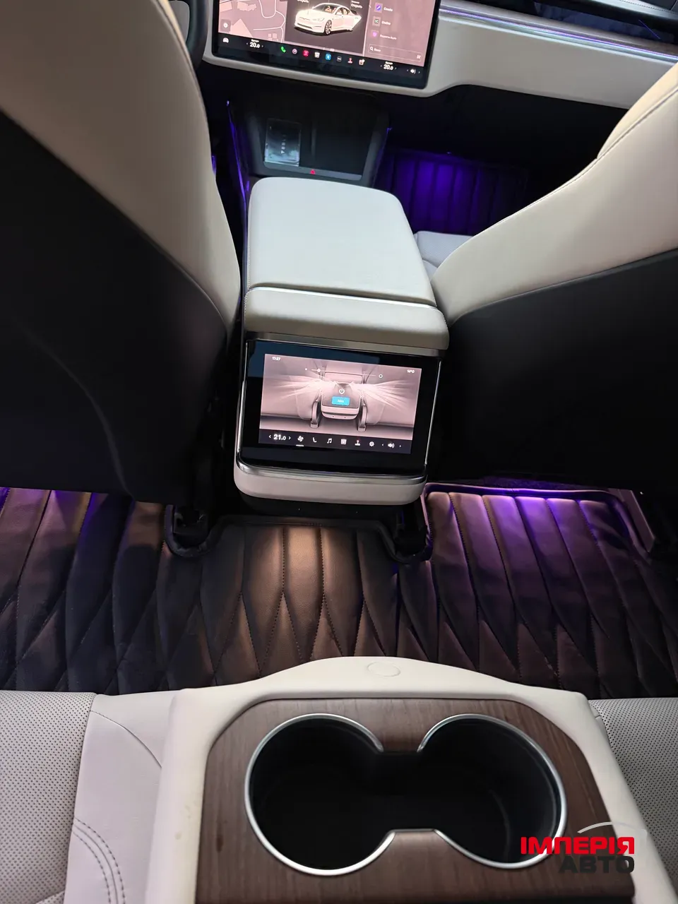 Tesla Model S - фото 8