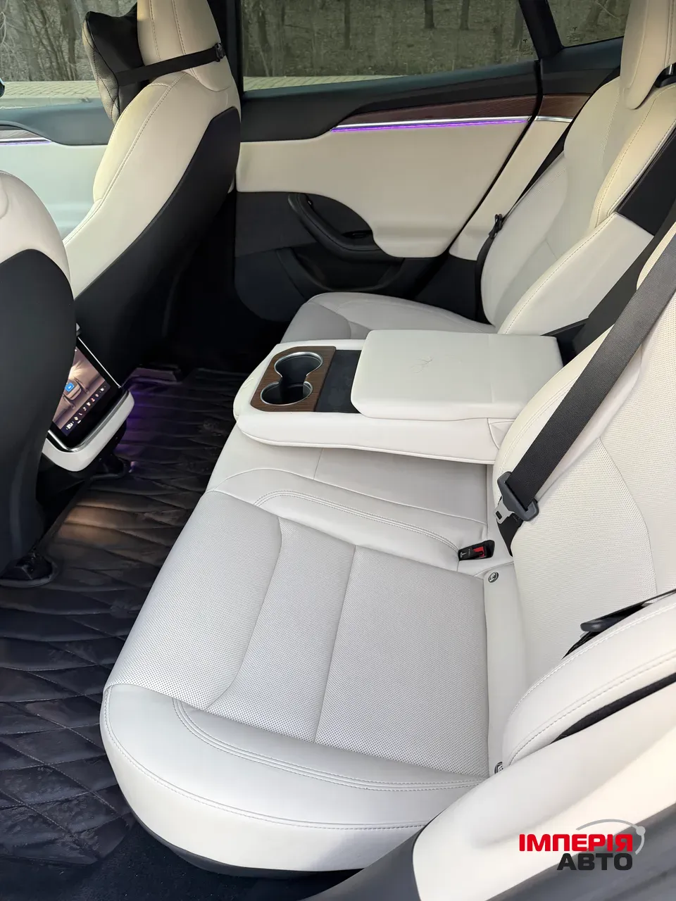 Tesla Model S - фото 7