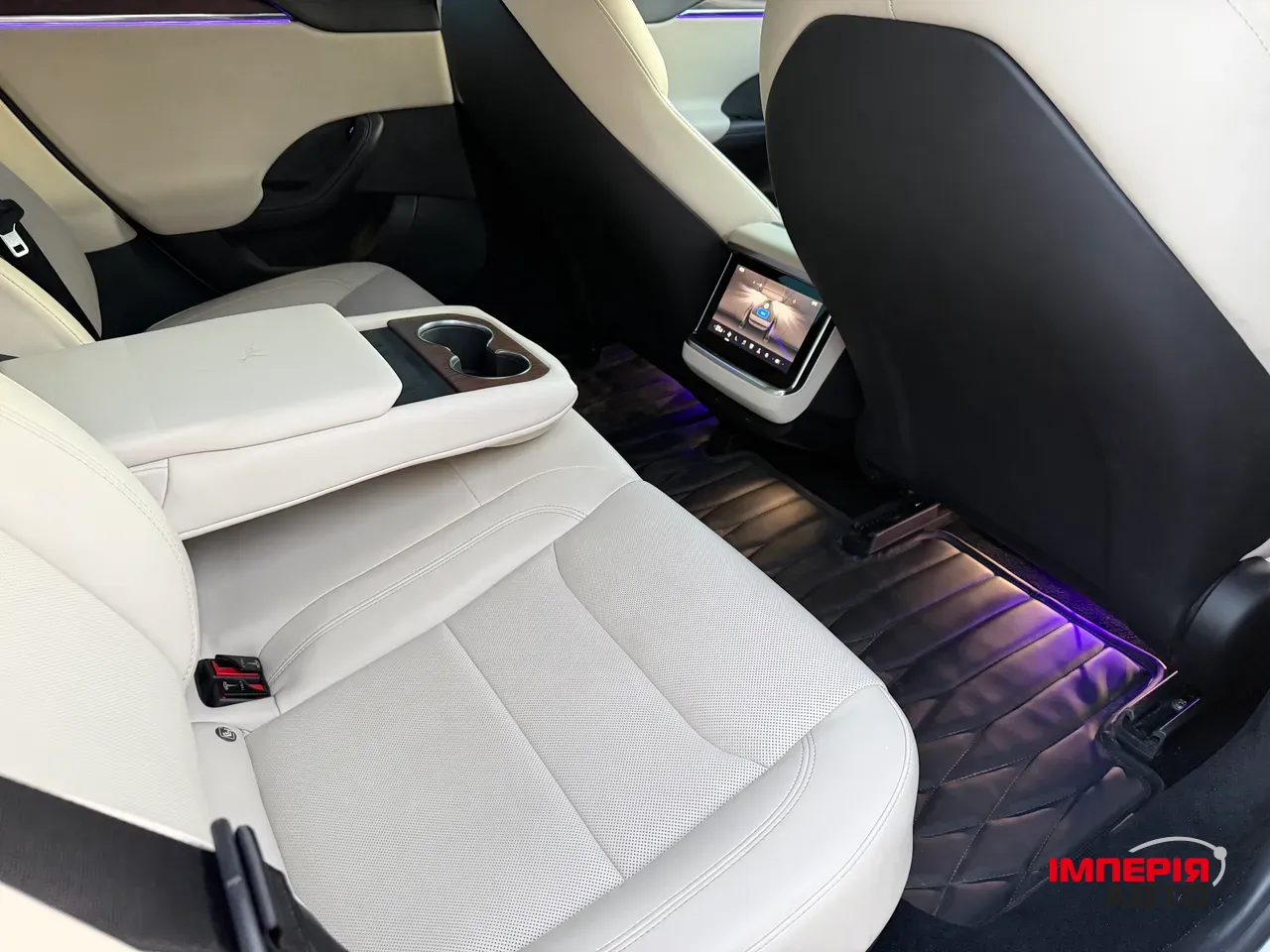 Tesla Model S - фото 12