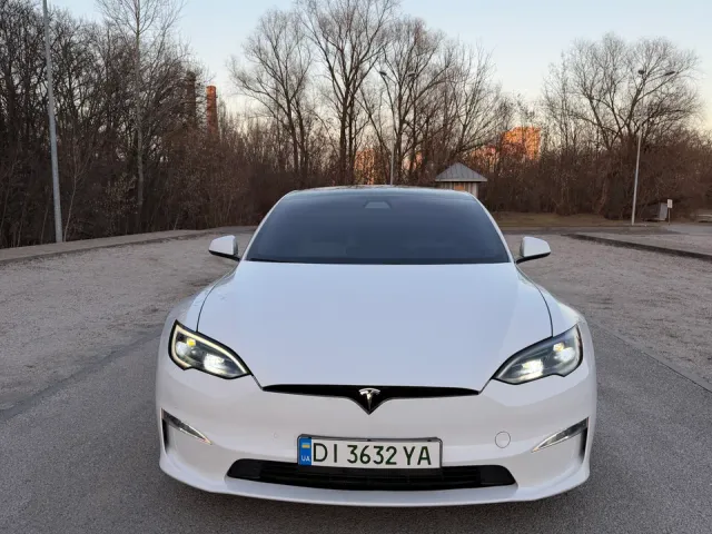 Tesla Model S - фото 3
