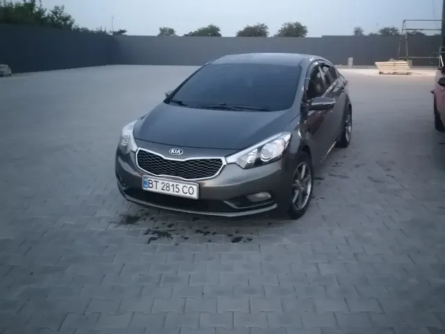 Kia Cerato - фото 1
