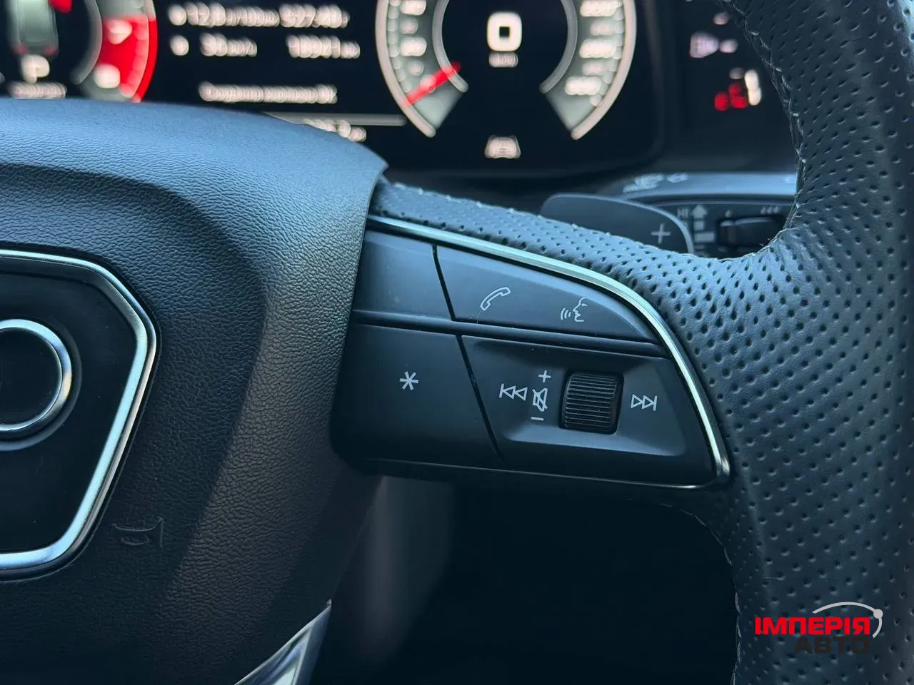 Audi Q7 - фото 35