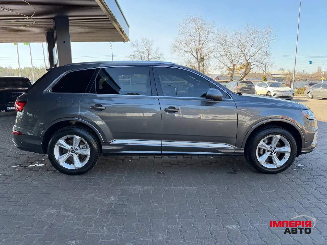 Audi Q7 - фото 8