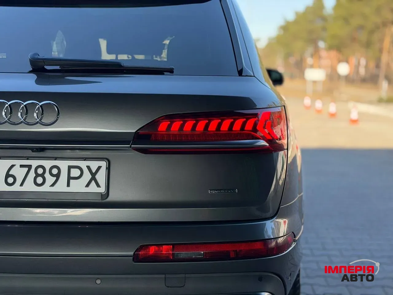 Audi Q7 - фото 19