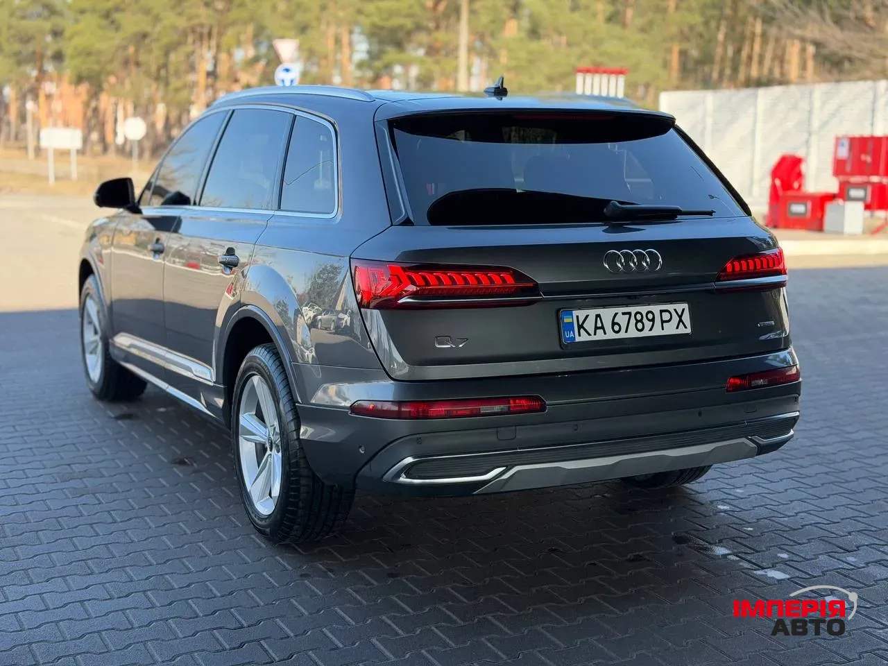 Audi Q7 - фото 14