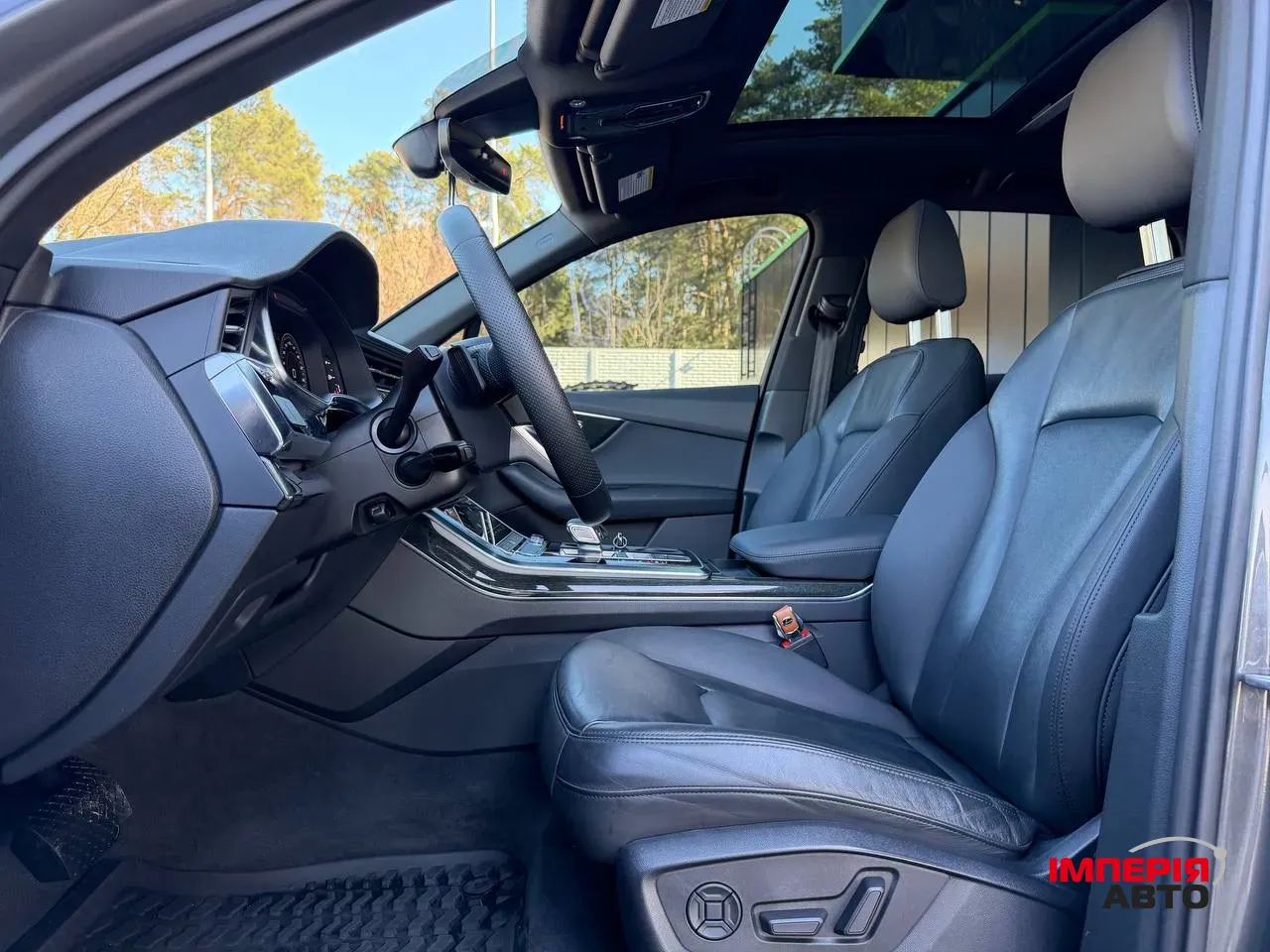 Audi Q7 - фото 24