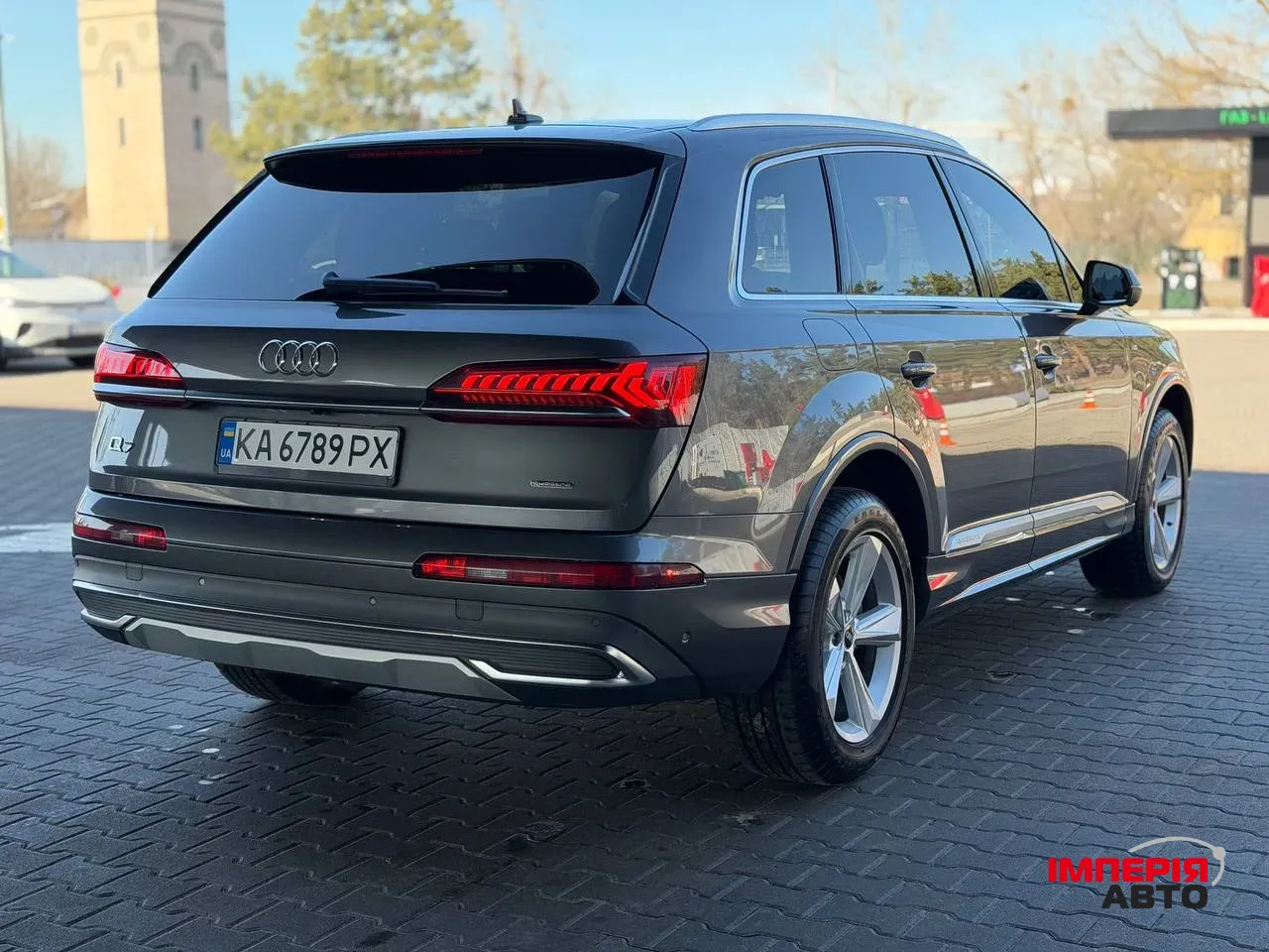 Audi Q7 - фото 9