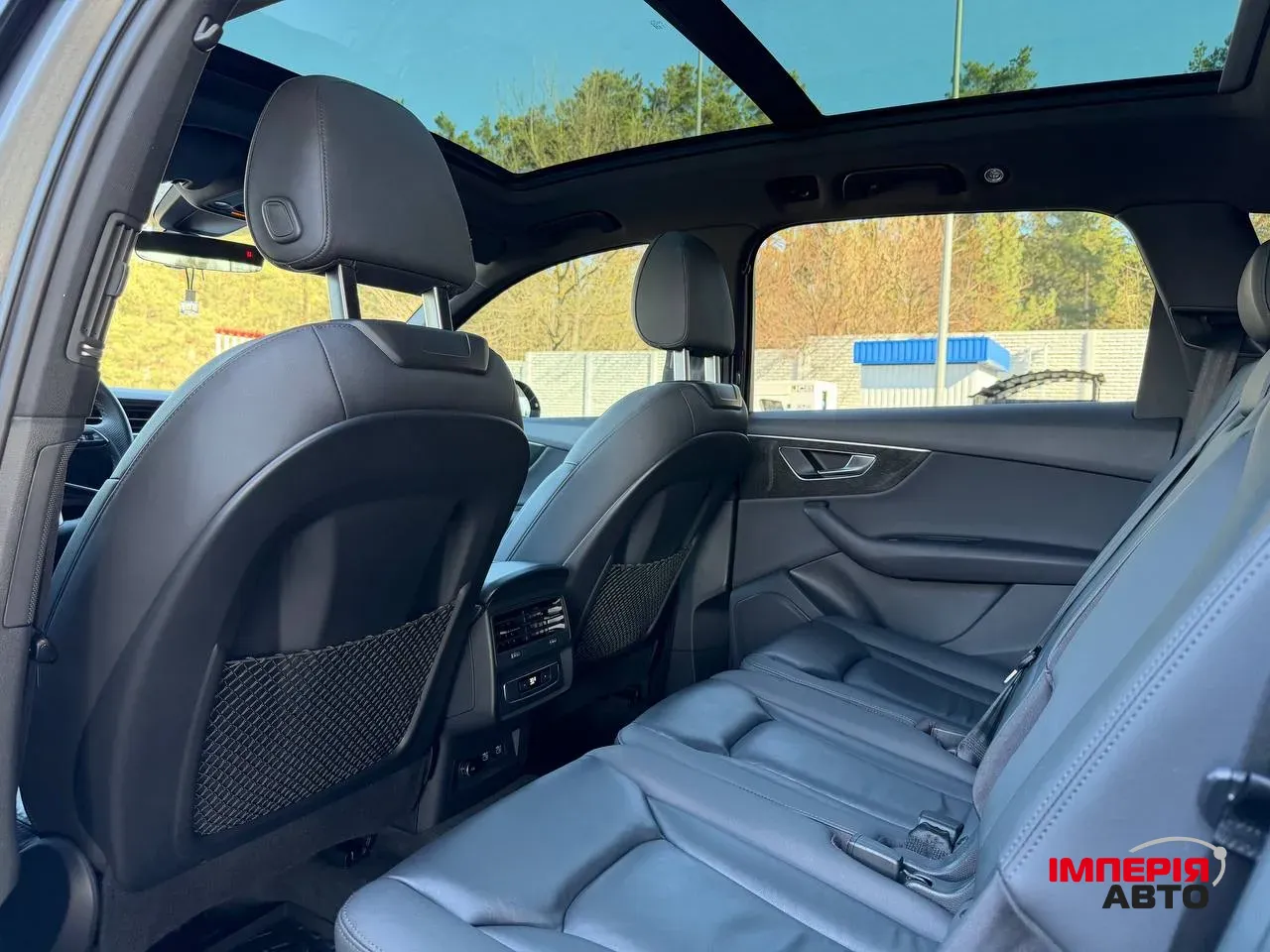 Audi Q7 - фото 22