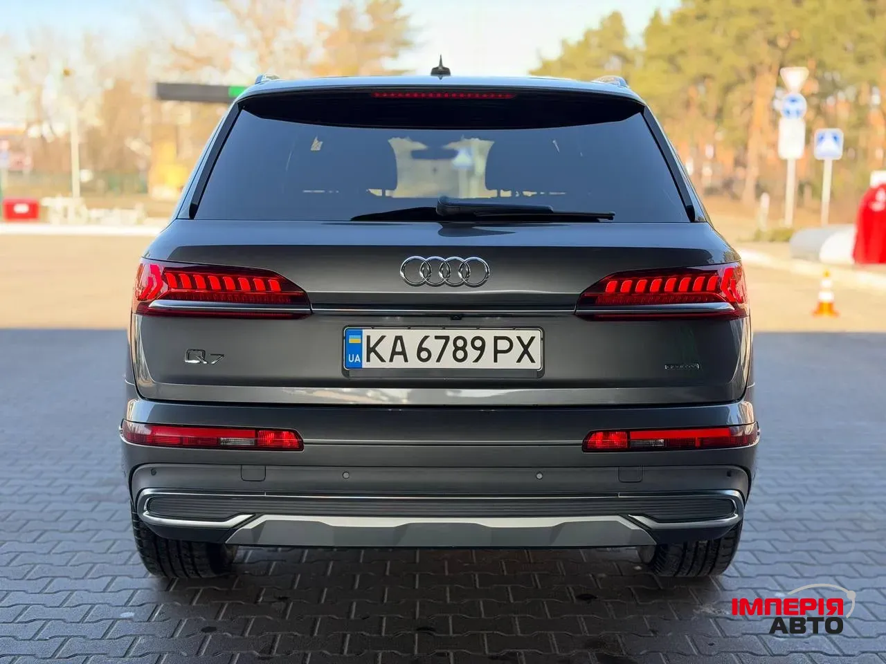 Audi Q7 - фото 12