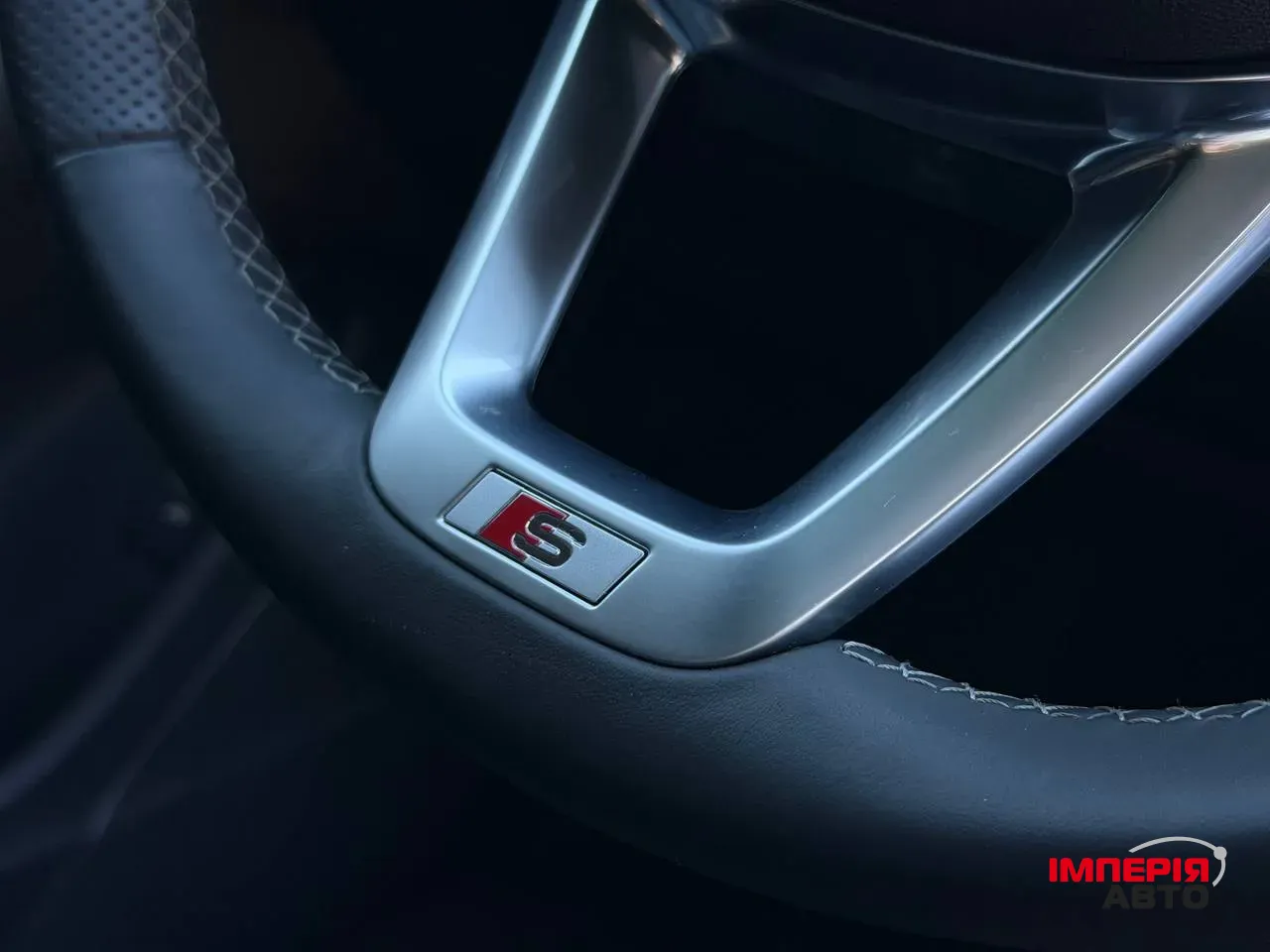 Audi Q7 - фото 34