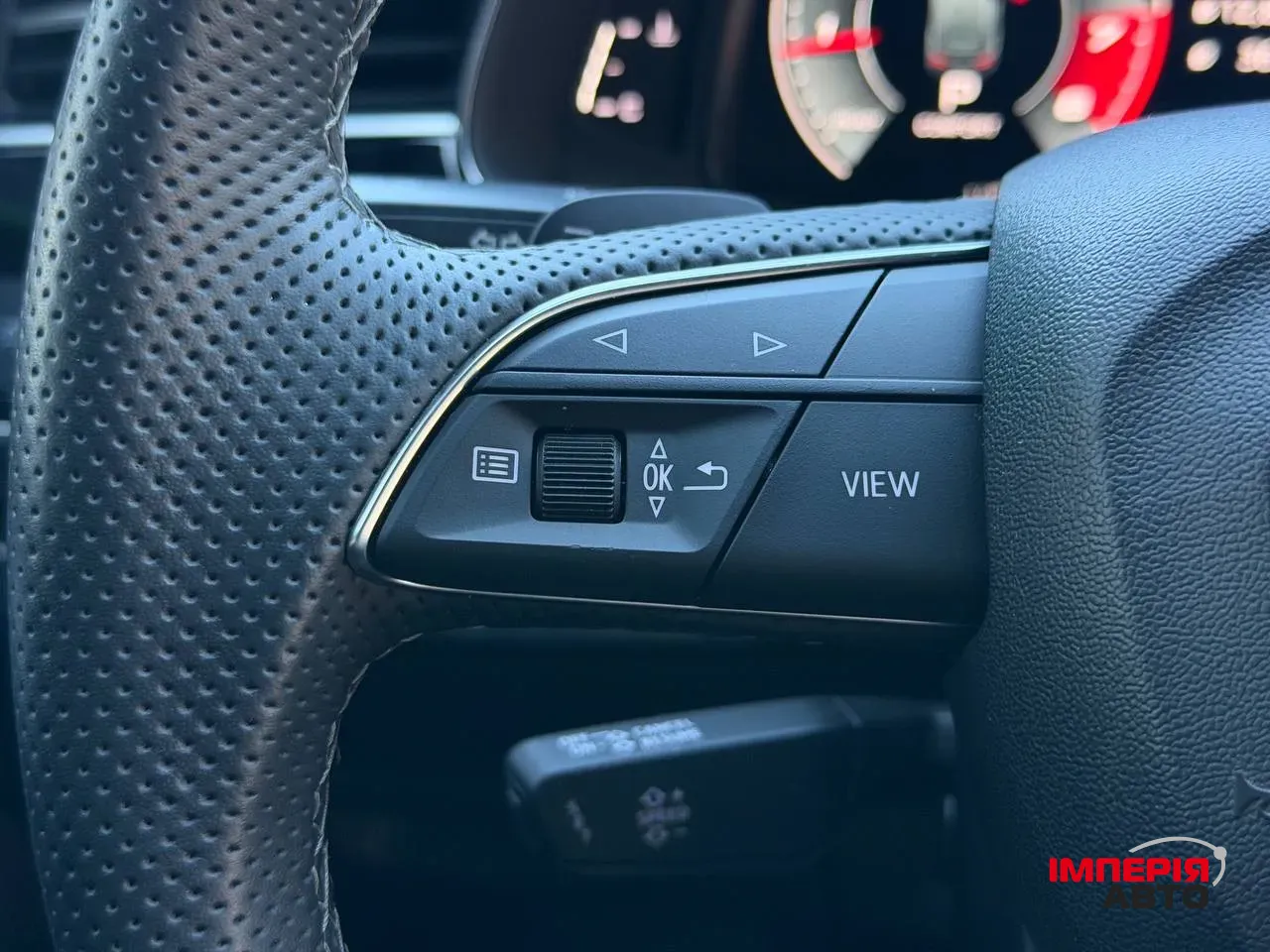 Audi Q7 - фото 36