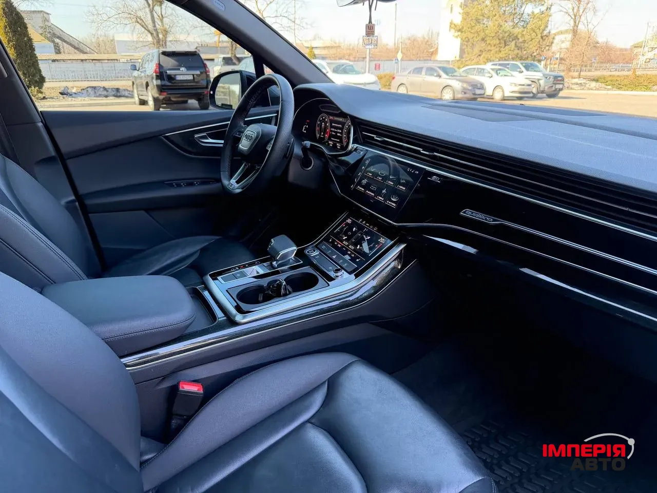 Audi Q7 - фото 32