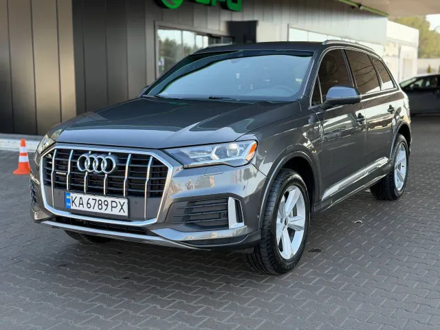 Audi Q7 - фото 1