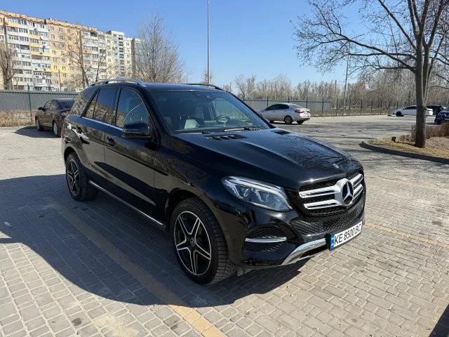 Mercedes-Benz GLE - фото 1