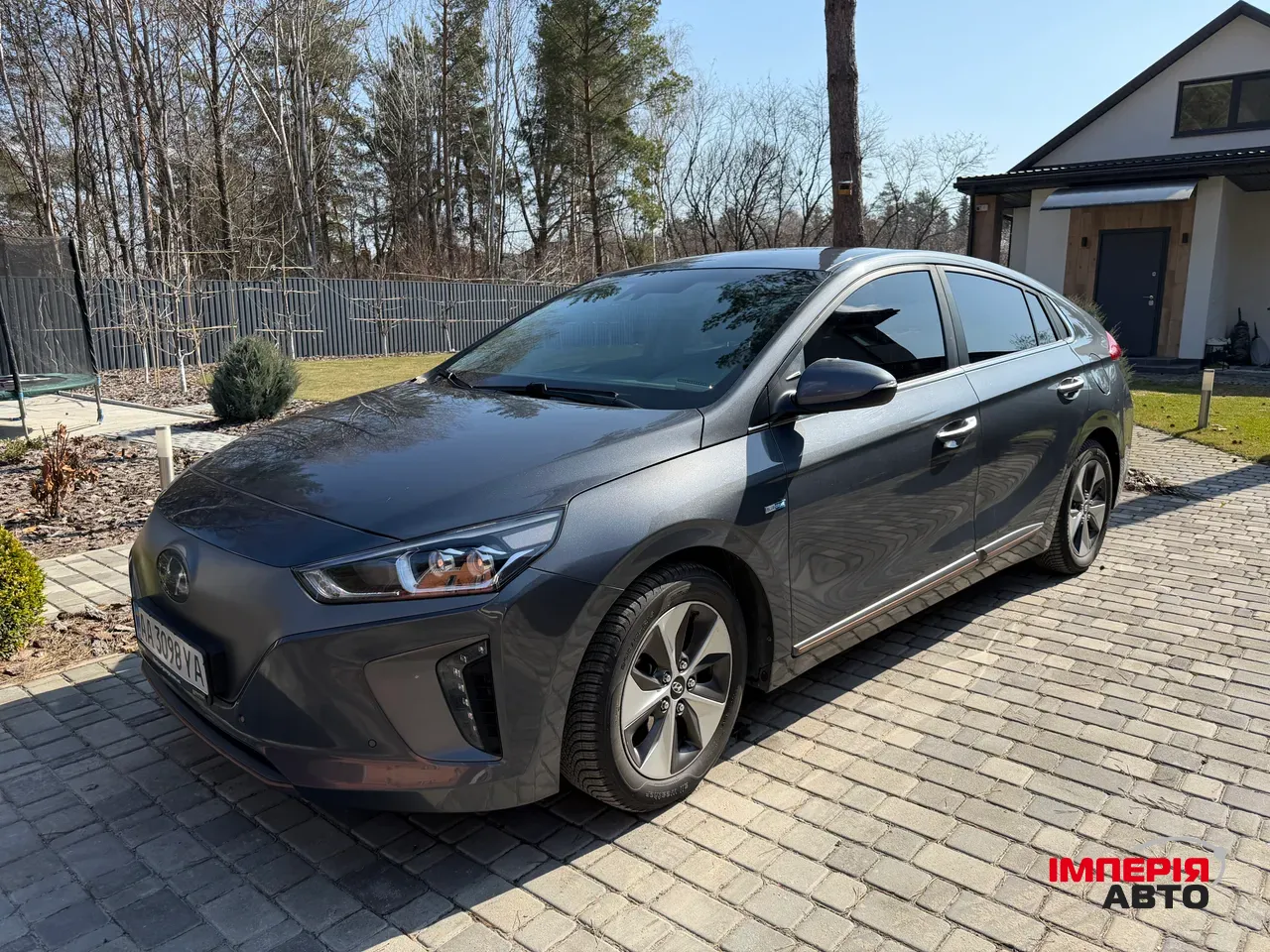 Hyundai IONIQ - фото 1