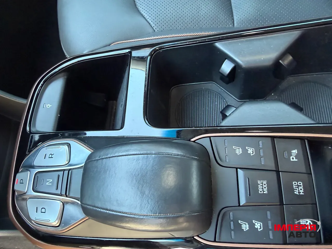 Hyundai IONIQ - фото 15