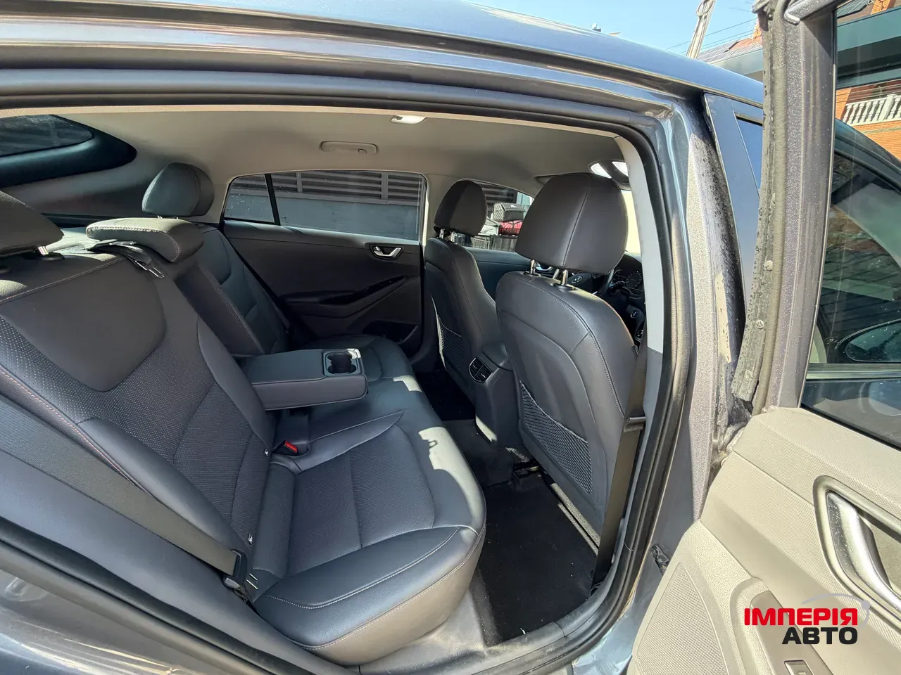 Hyundai IONIQ - фото 11