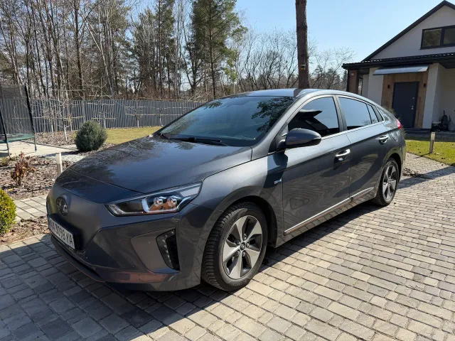 Hyundai IONIQ - фото 1