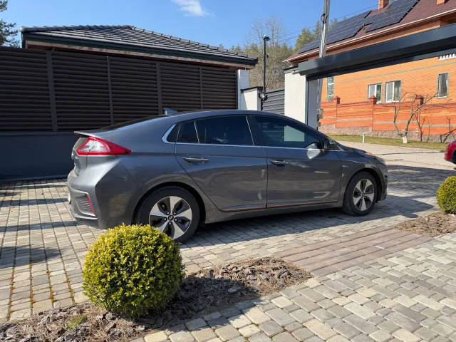 Hyundai IONIQ - фото 4