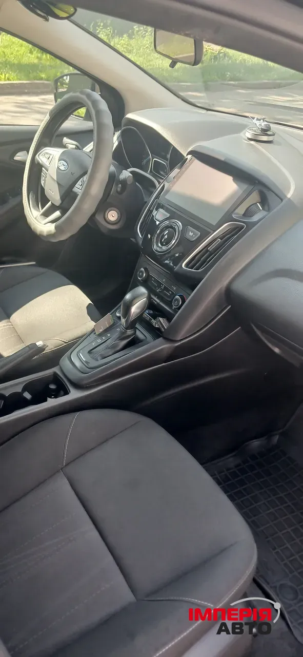 Ford Focus - фото 10