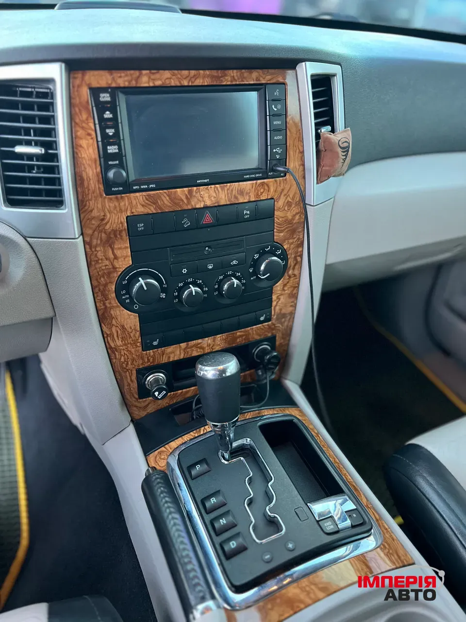 Jeep Grand Cherokee - фото 18