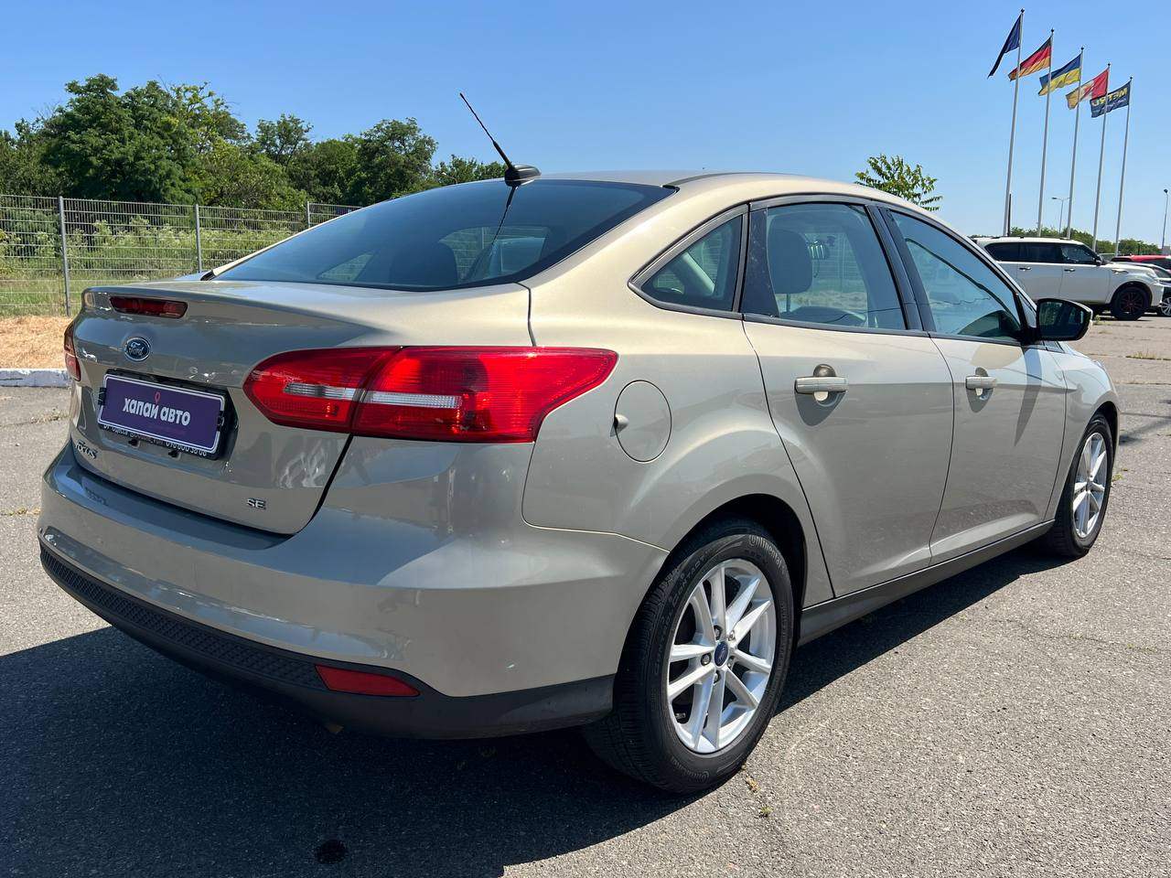 Ford Focus - фото 10