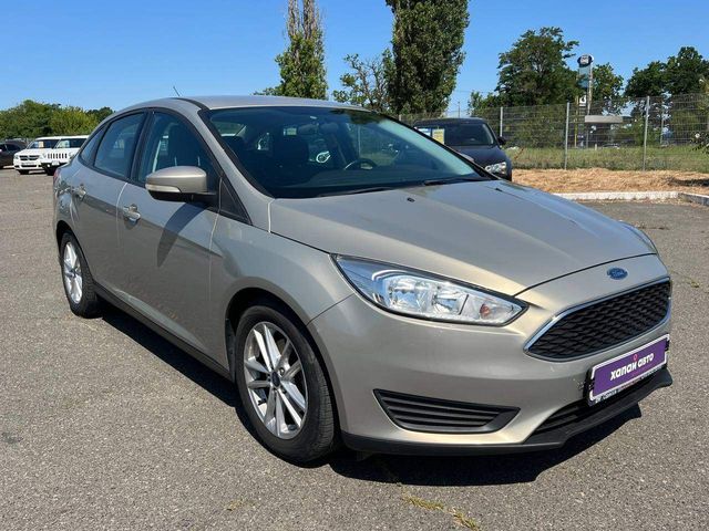 Ford Focus - фото 2