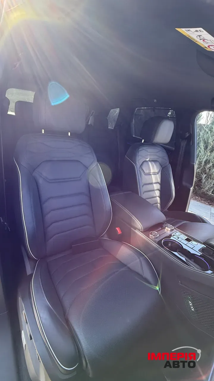 Volkswagen Touareg - фото 25