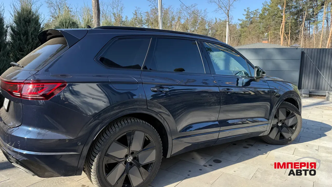 Volkswagen Touareg - фото 7