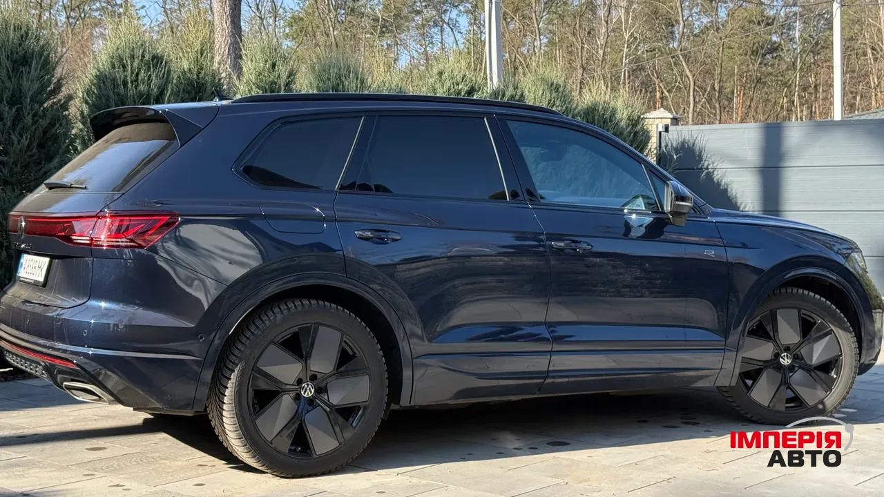 Volkswagen Touareg - фото 8