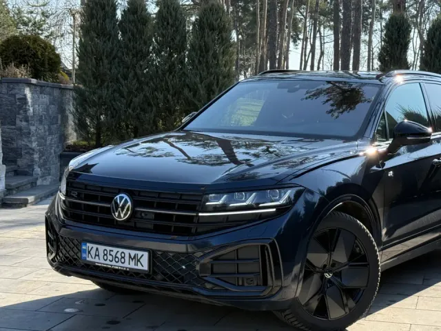 Volkswagen Touareg - фото 1