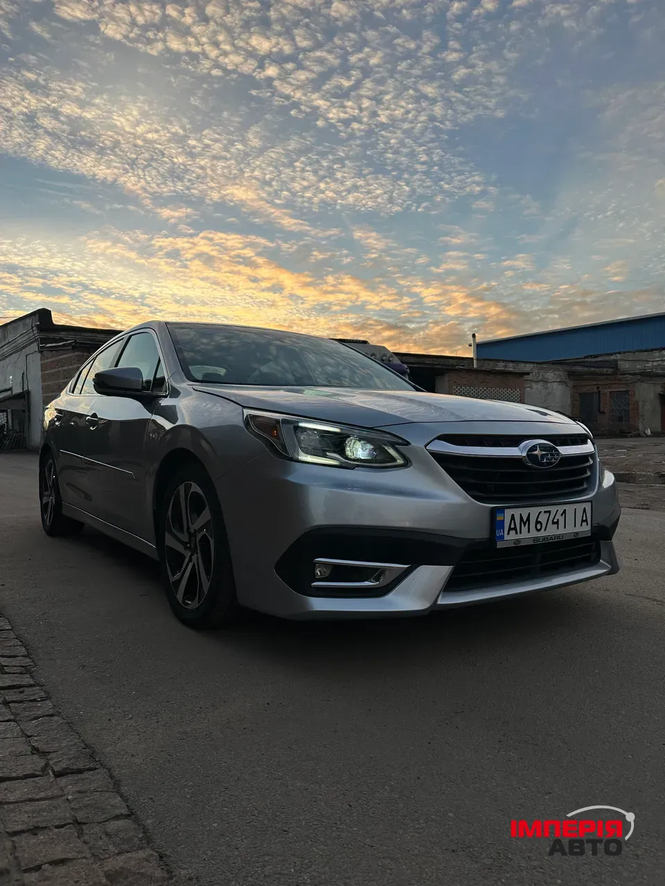 Subaru Legacy - фото 2