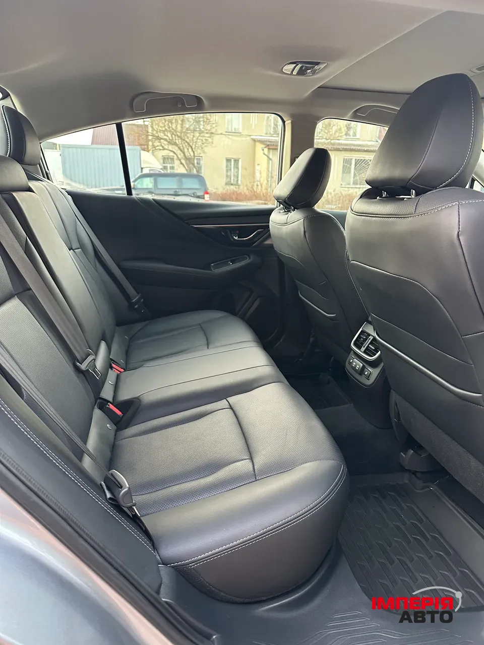 Subaru Legacy - фото 4