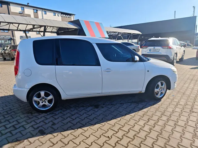 Skoda Roomster - фото 4