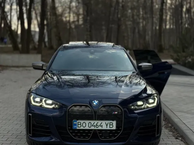 BMW i4 - фото 1