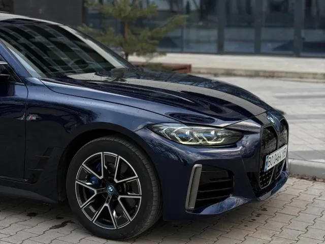 BMW i4 - фото 4