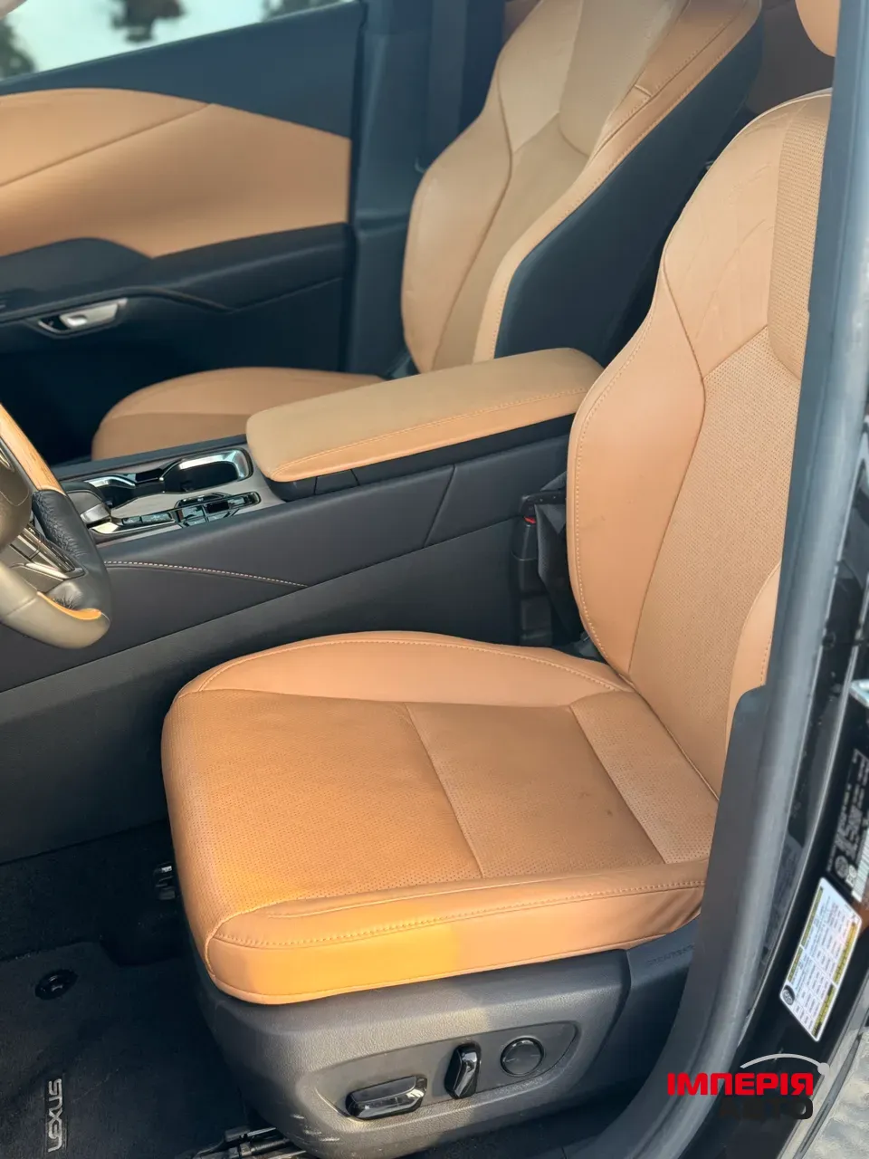 Lexus RX - фото 9