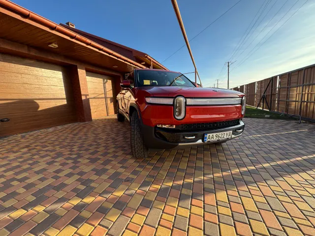Rivian R1T - фото 2