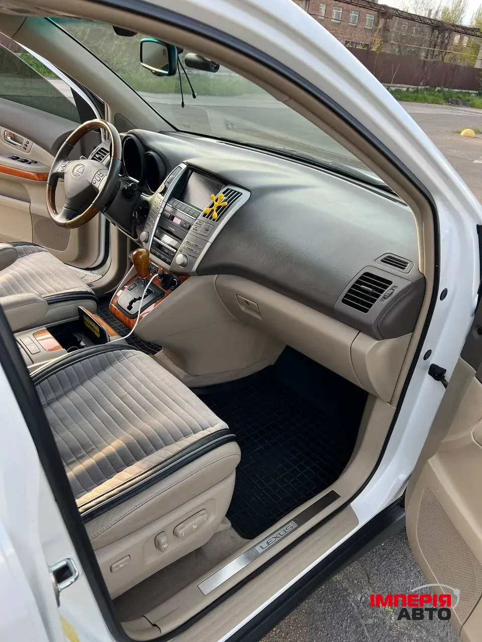 Lexus RX - фото 16