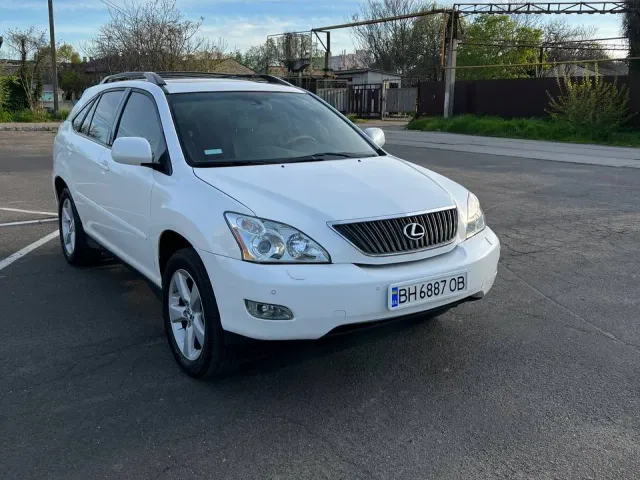 Lexus RX - фото 1