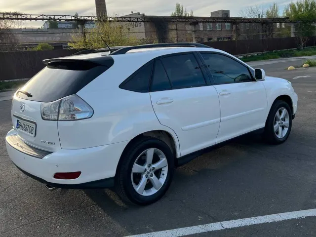 Lexus RX - фото 2
