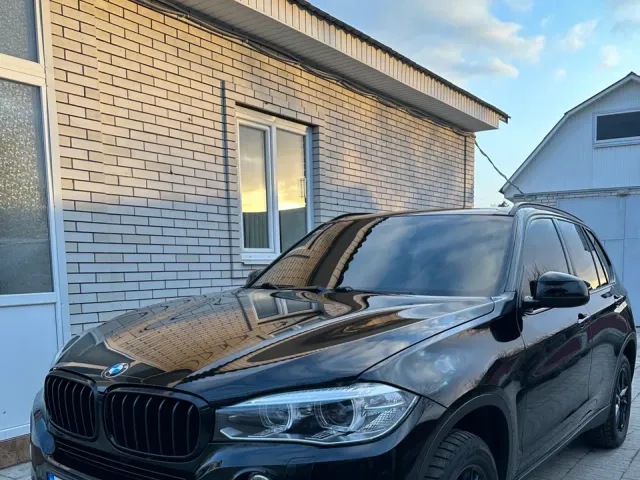 BMW X5 - фото 1