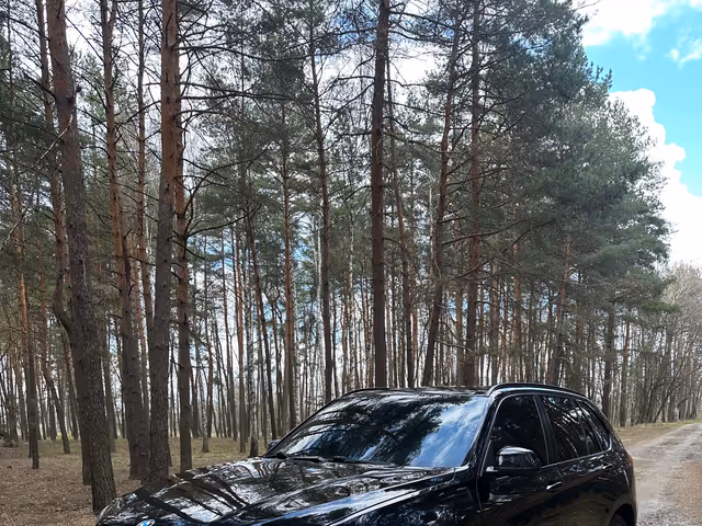 BMW X5 - фото 1