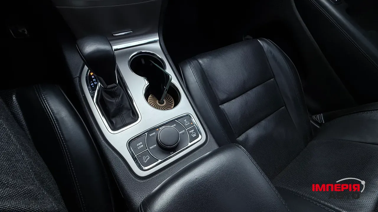 Jeep Grand Cherokee - фото 9