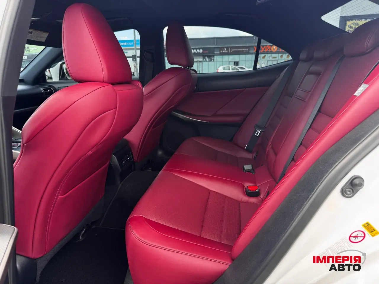 Lexus IS - фото 14