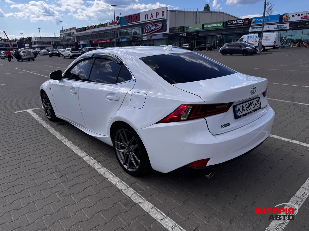 Lexus IS - фото 9