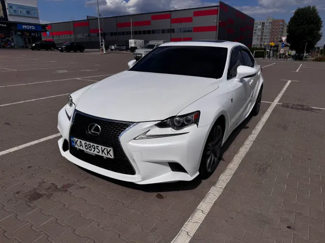 Lexus IS - фото 1
