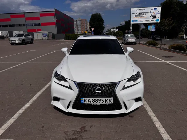 Lexus IS - фото 2