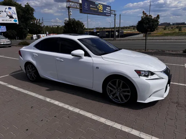 Lexus IS - фото 4