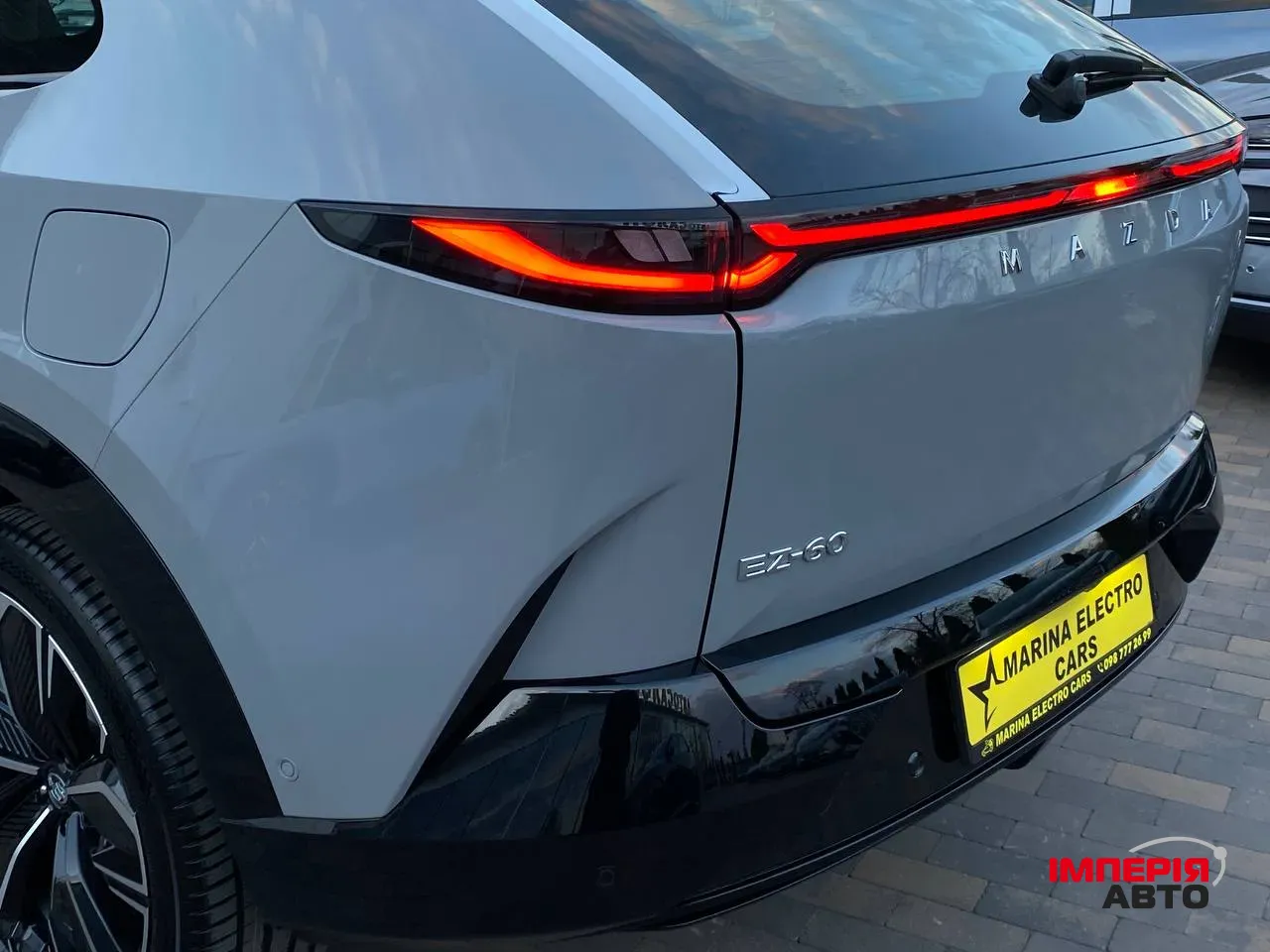 Mazda EZ-60 - фото 12